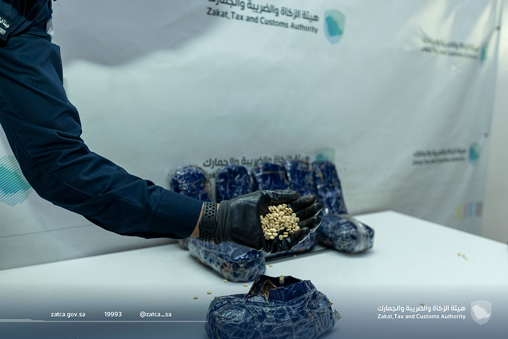 إحباط  3 محاولات لتهريب+ 220 ألف حبة محظورة